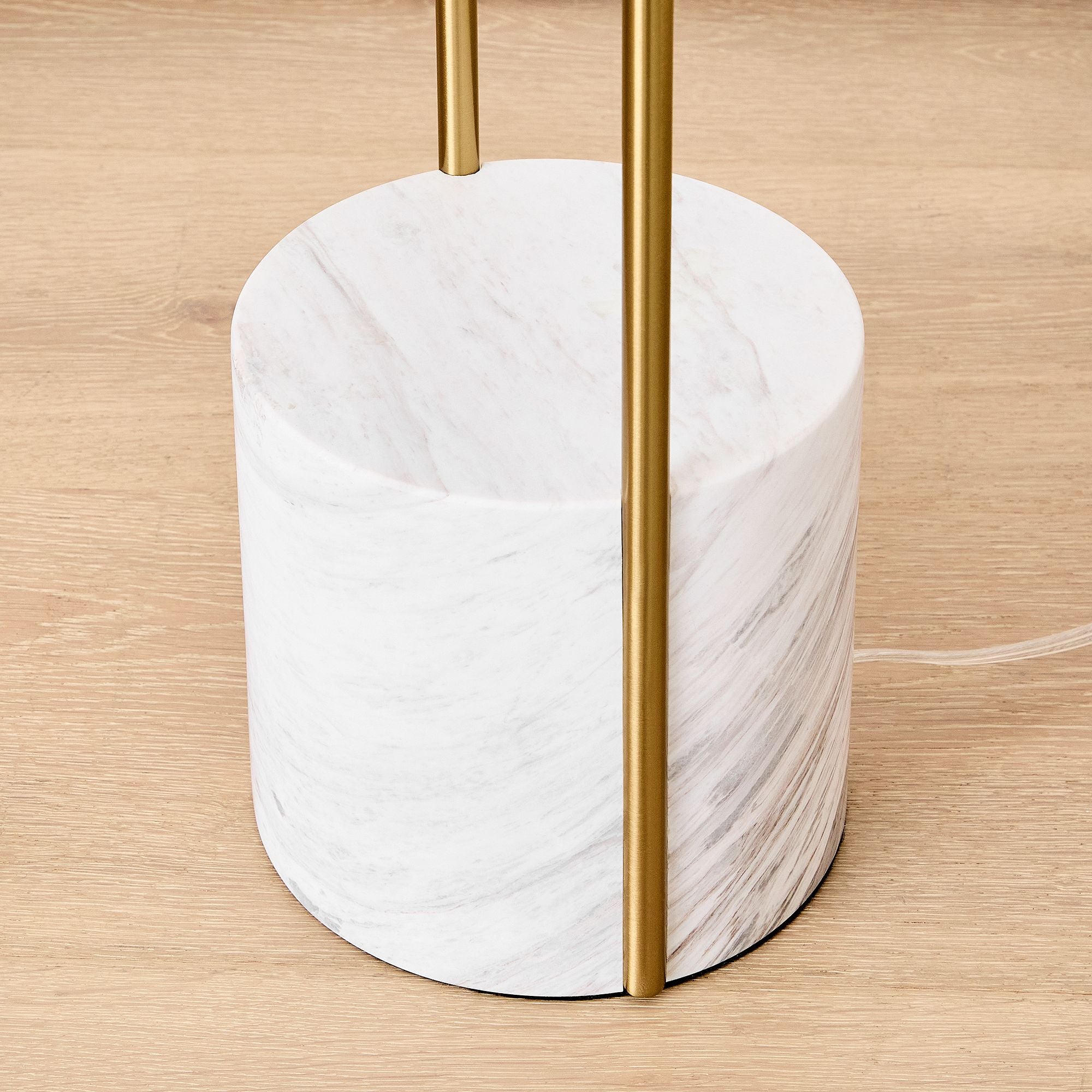 Skrill Floor lamp