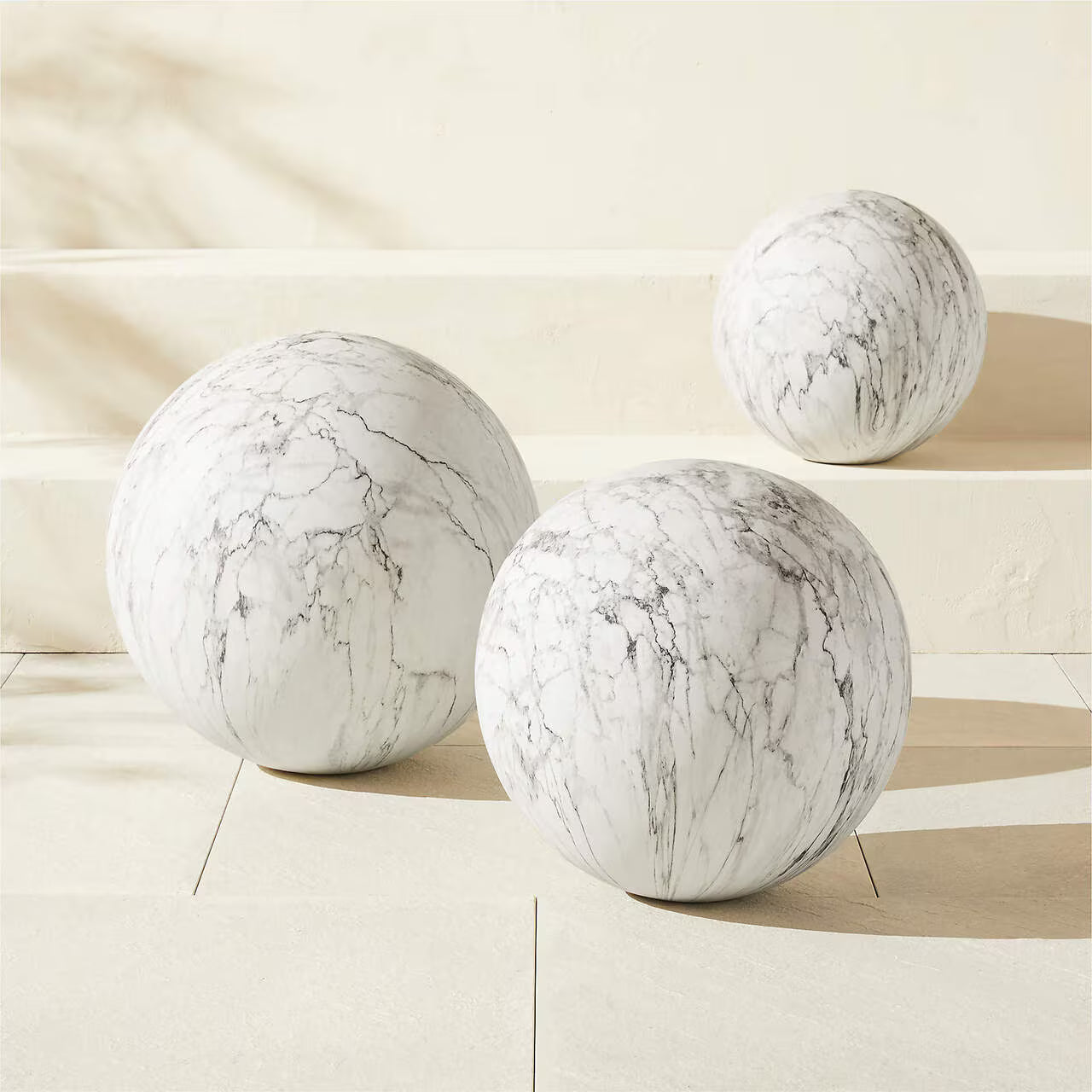 Veris Balls Decor