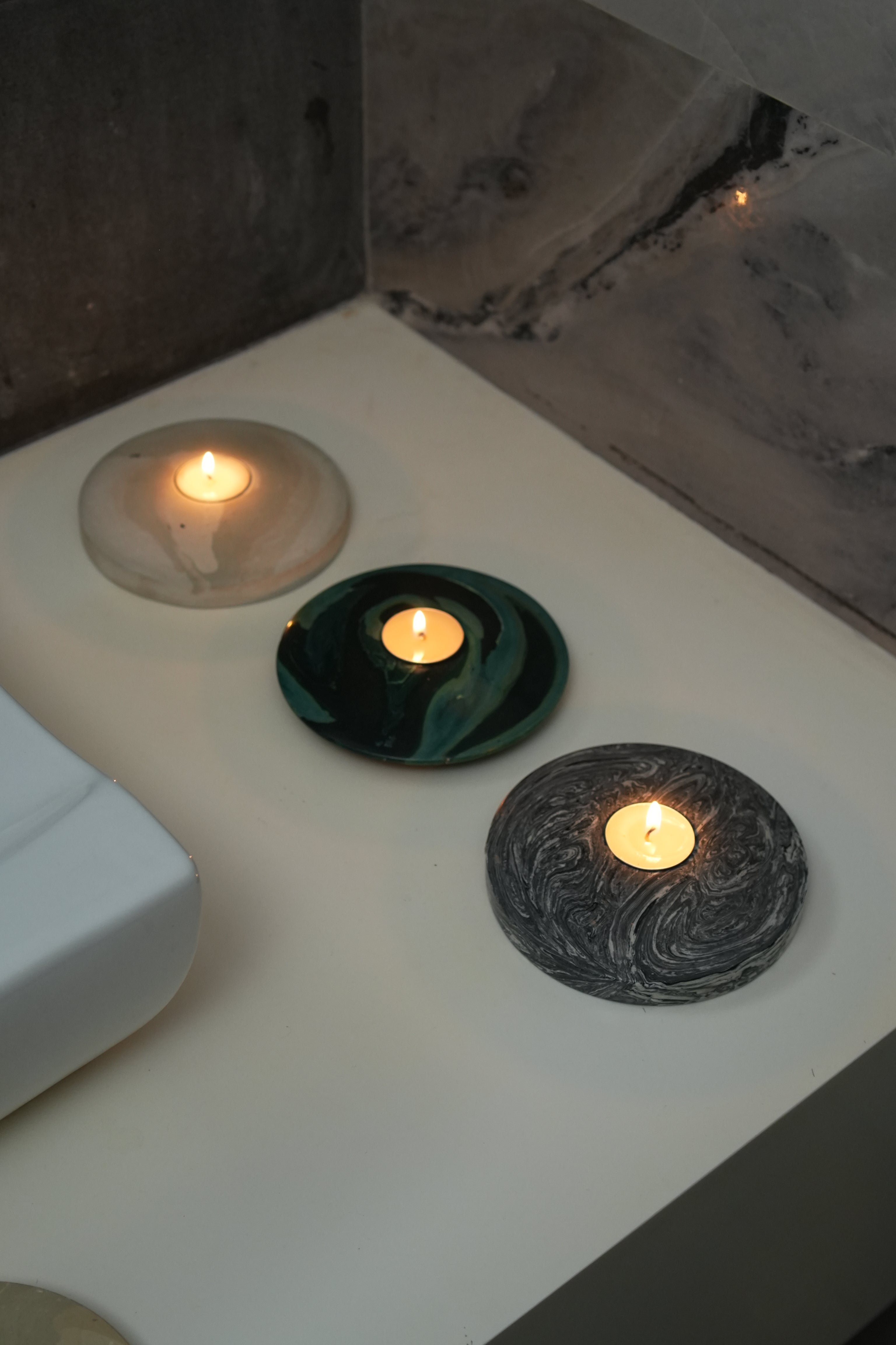 Round Candle Stand