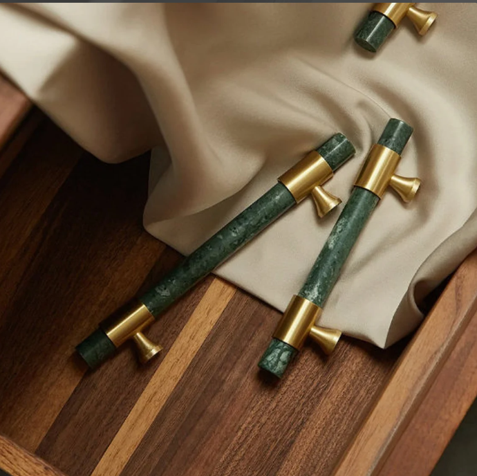 Sarin Handle